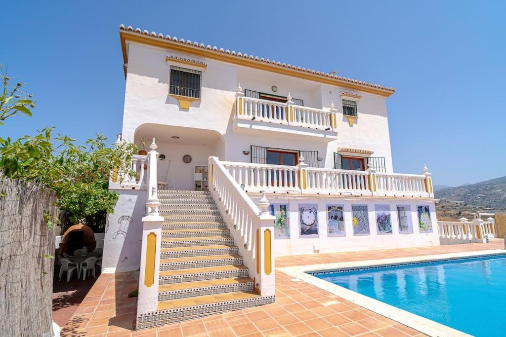 Dream With Parking, Private Pool And Views Willa *