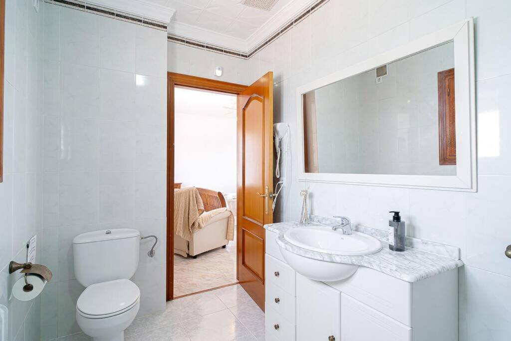 Dream With Parking, Private Pool And Views Villa